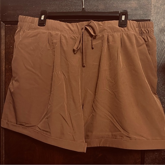 Women’s XXXL ZYIA Brown Summer Shorts—Long - Picture 4 of 5